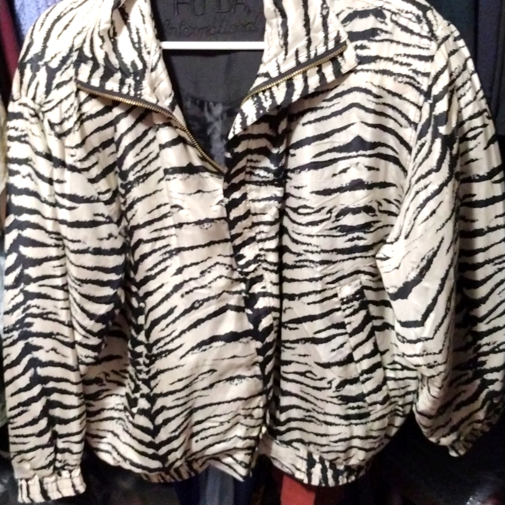 FUDA International Ladies medium Animal print jacket